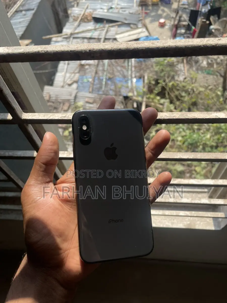 Apple iPhone XS (Used)
