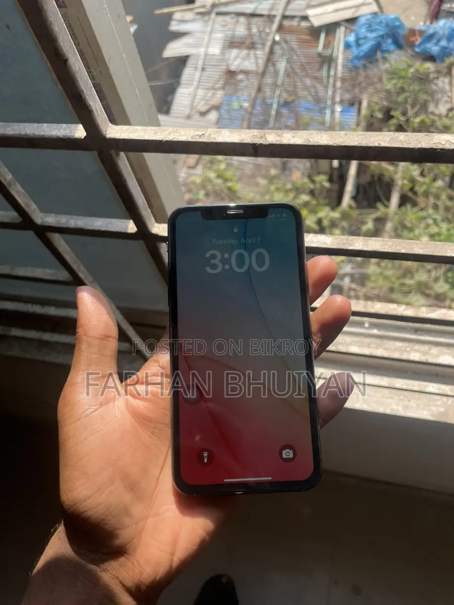Apple iPhone XS (Used)