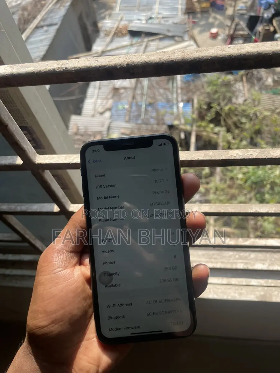 Apple iPhone XS (Used)