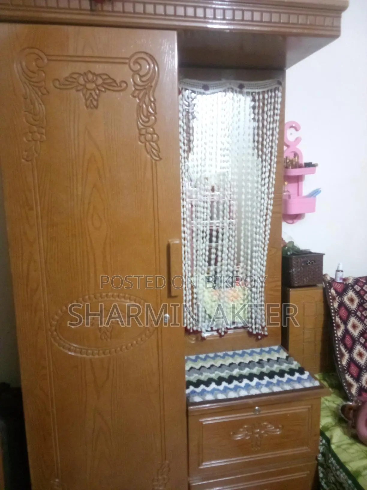 ড্রেসিং টেবিল