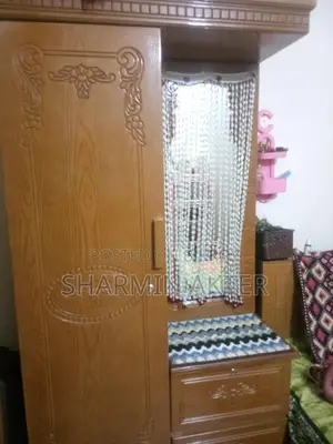 ড্রেসিং টেবিল