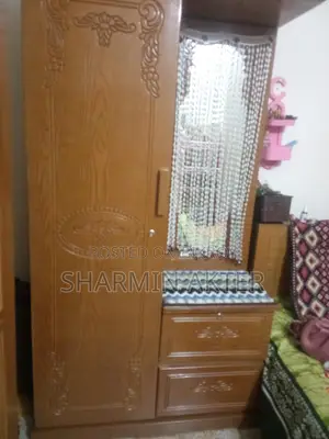 ড্রেসিং টেবিল