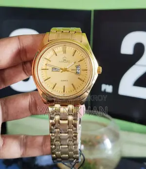 একেবারে নতুন ঘড়ি