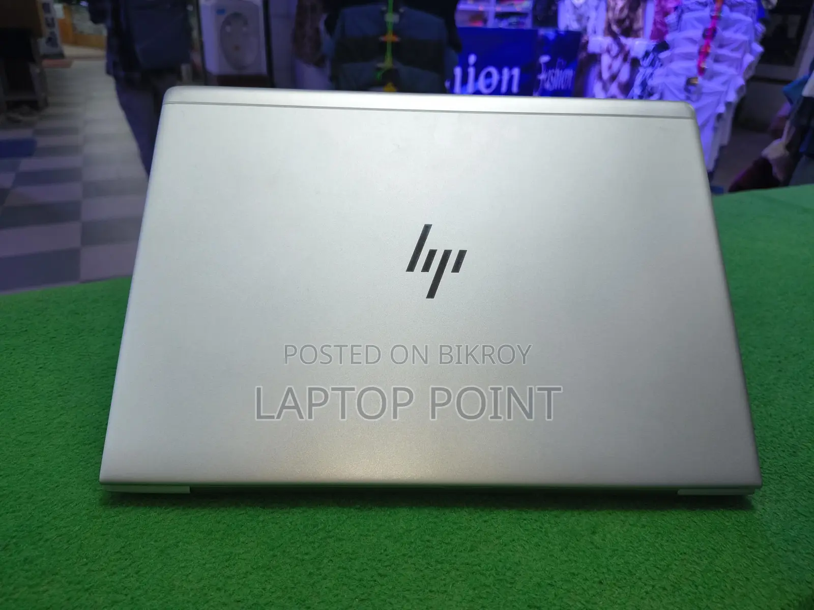 HP core i5 8gen: 256 ssd, 8gb ram, Touch skin display