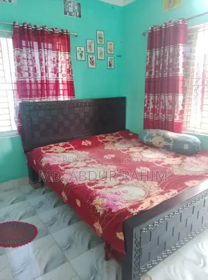 মাত্র তিন মাস ব্যবহৃত একটি খাট বিক্রি করব