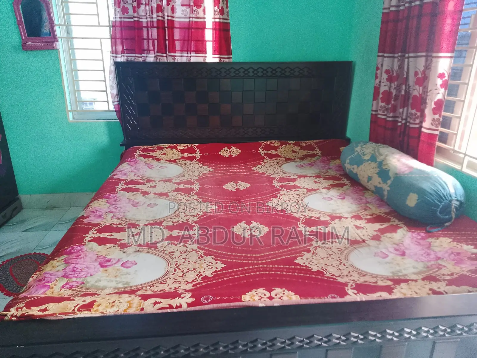 মাত্র তিন মাস ব্যবহৃত একটি খাট বিক্রি করব