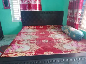 মাত্র তিন মাস ব্যবহৃত একটি খাট বিক্রি করব