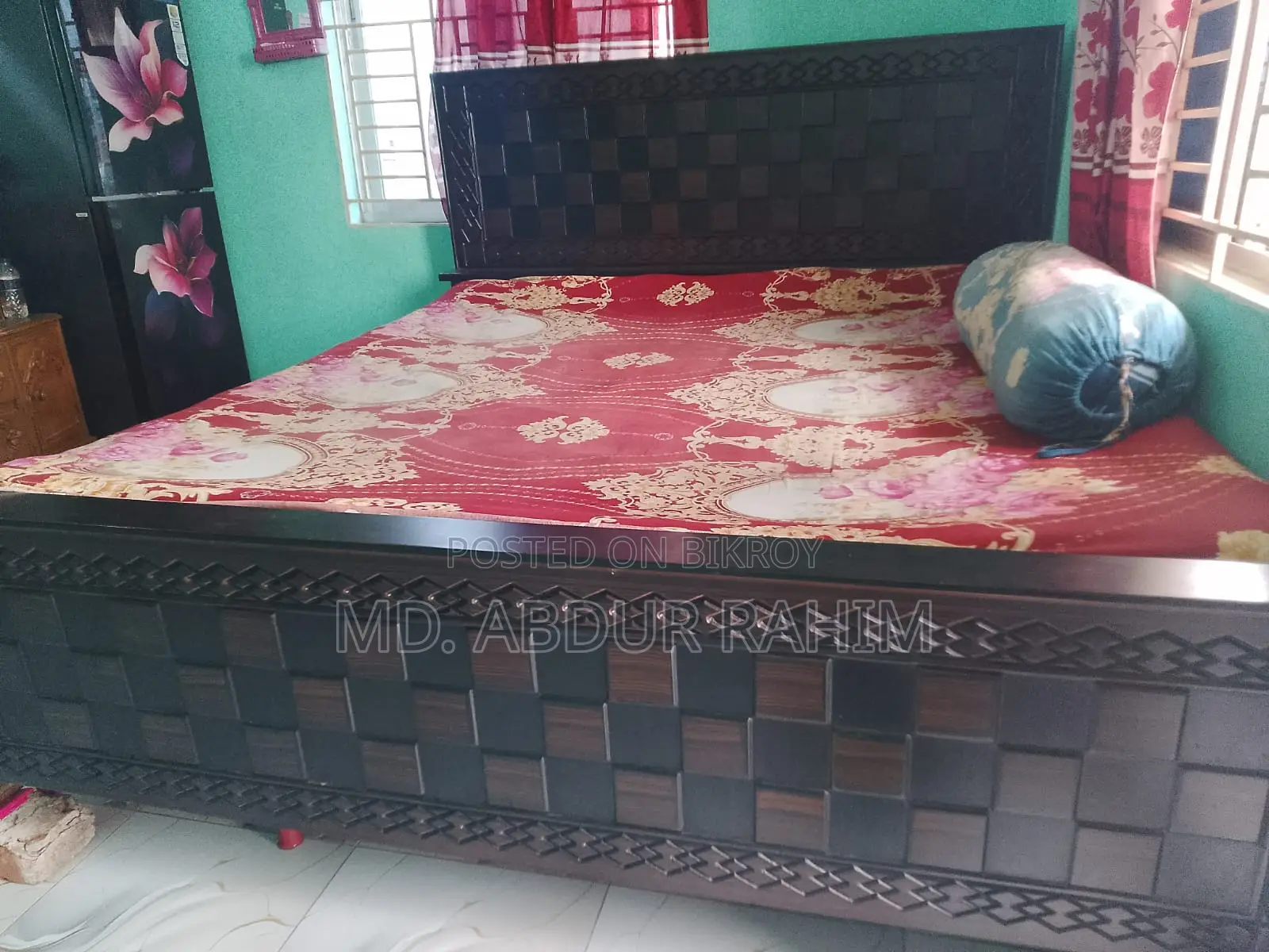 মাত্র তিন মাস ব্যবহৃত একটি খাট বিক্রি করব