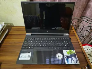 Laptop for sale, like new.