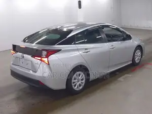 Toyota Prius S- SAFETY PLUS-2 2021
