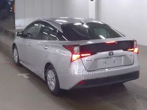 Toyota Prius S- SAFETY PLUS-2 2021