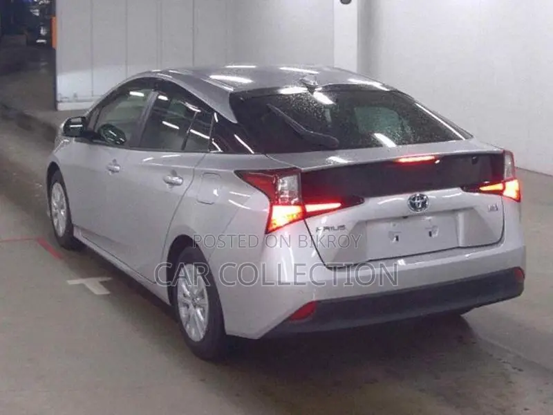 Toyota Prius S- SAFETY PLUS-2 2021