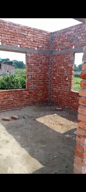 জমি ৩.২৫ শতাংশ।সাভার নামা বাজার থেকে ১ কিলো