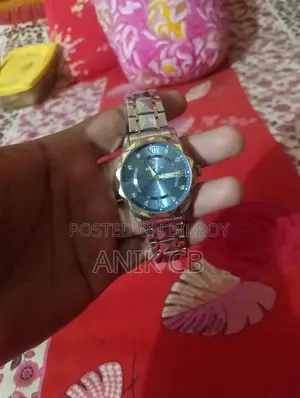 একটি ঘড়ি বিক্রি করবও