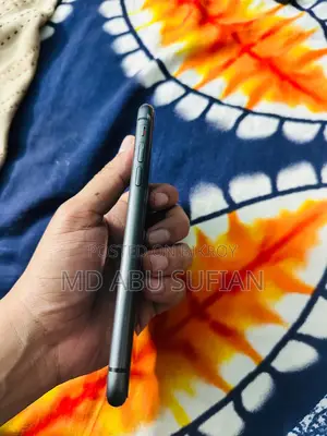 Apple iPhone 11 (Used)