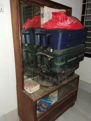 সেগুন কাঠের ড্রেসিং টেবিল ও জায়নামাজের চকি