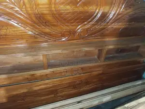 বক্স খাট বিক্রি (মজবুত কাঠের, প্রায় নতুন)