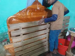 বক্স খাট বিক্রি (মজবুত কাঠের, প্রায় নতুন)