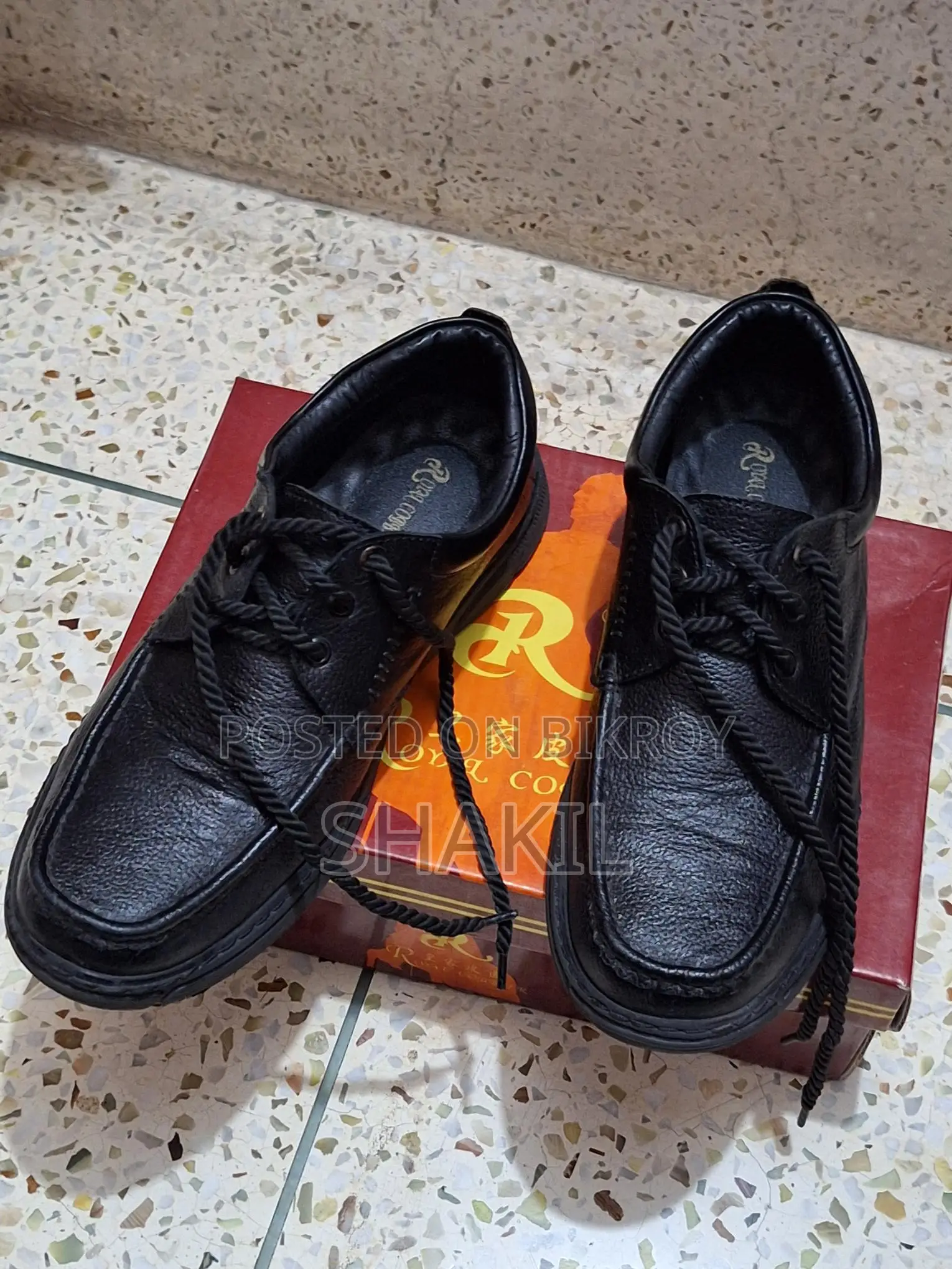 Leather Sneakers. Export Quality. Size 42/43