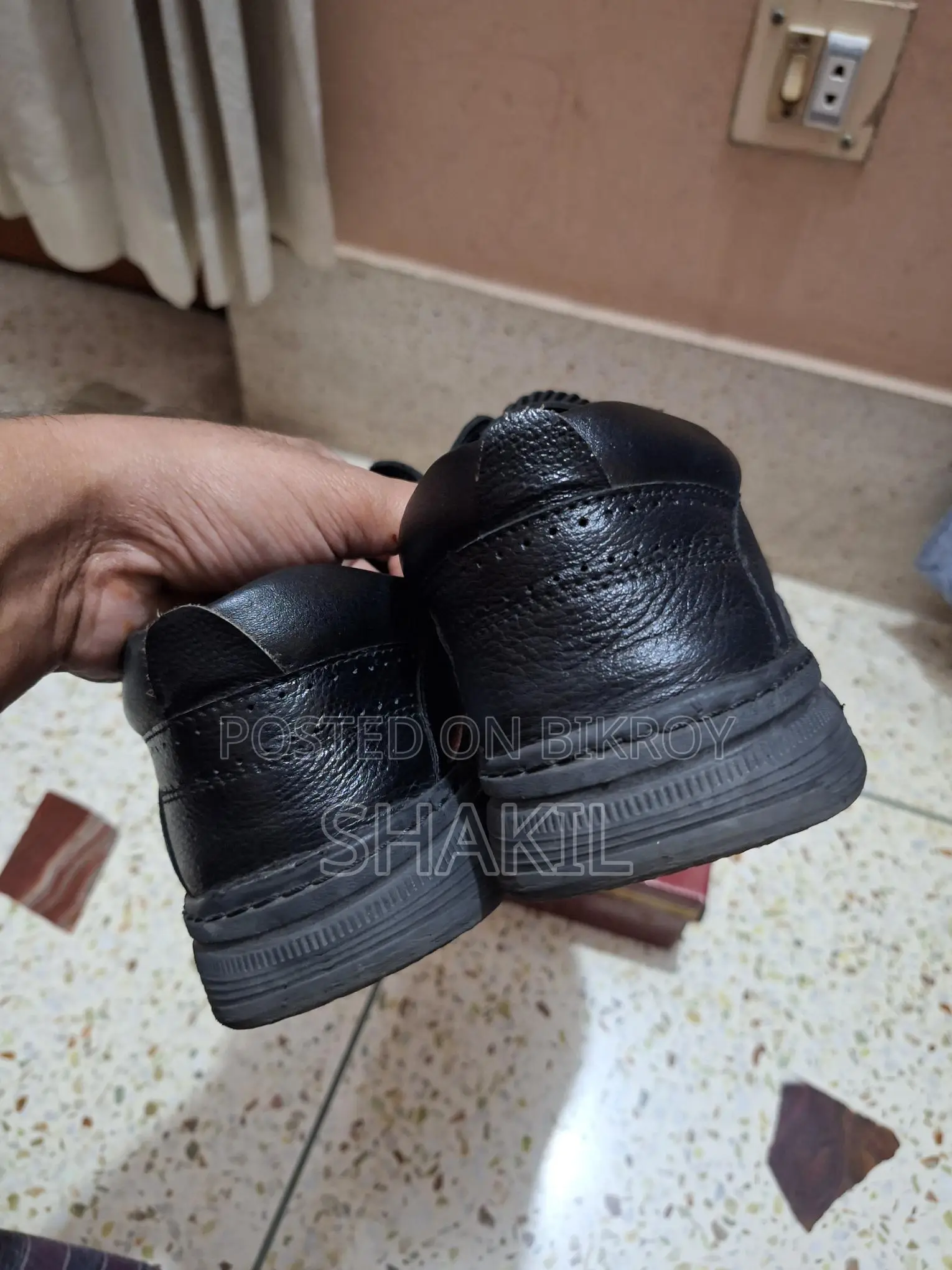 Leather Sneakers. Export Quality. Size 42/43