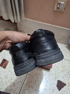 Leather Sneakers. Export Quality. Size 42/43