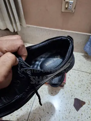 Leather Sneakers. Export Quality. Size 42/43