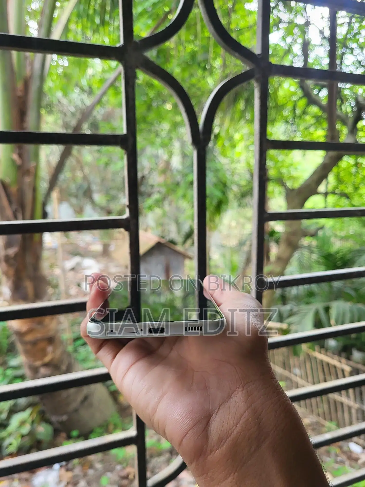 Samsung Galaxy S21 FE (Used)