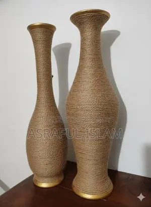ফুলদানি বিক্রি হবে