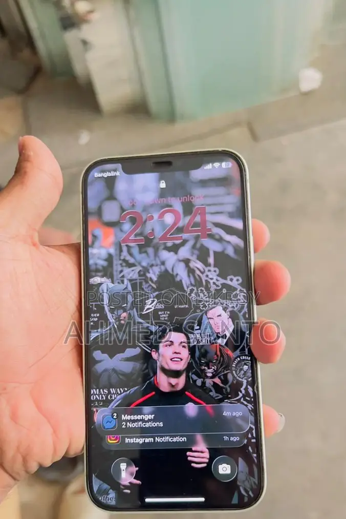Apple iPhone 12 (Used)