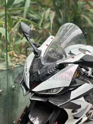 Yamaha R15 2018