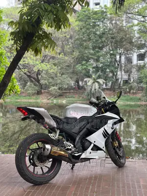 Yamaha R15 2018