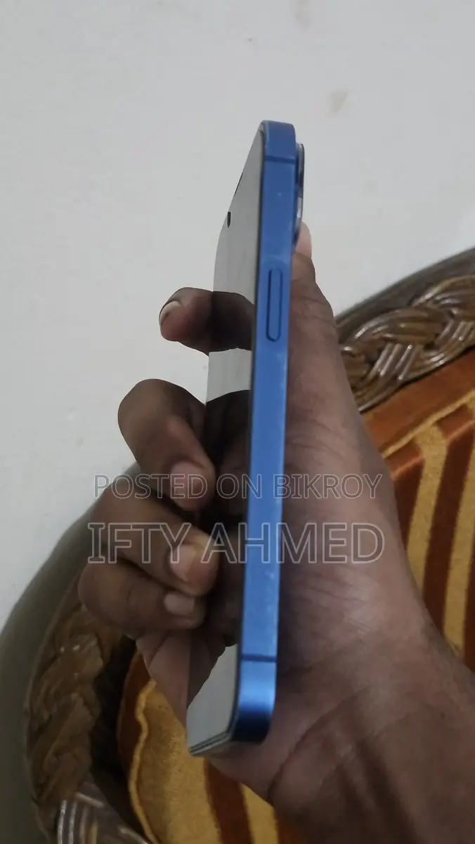 Apple iPhone 13 . (Used)