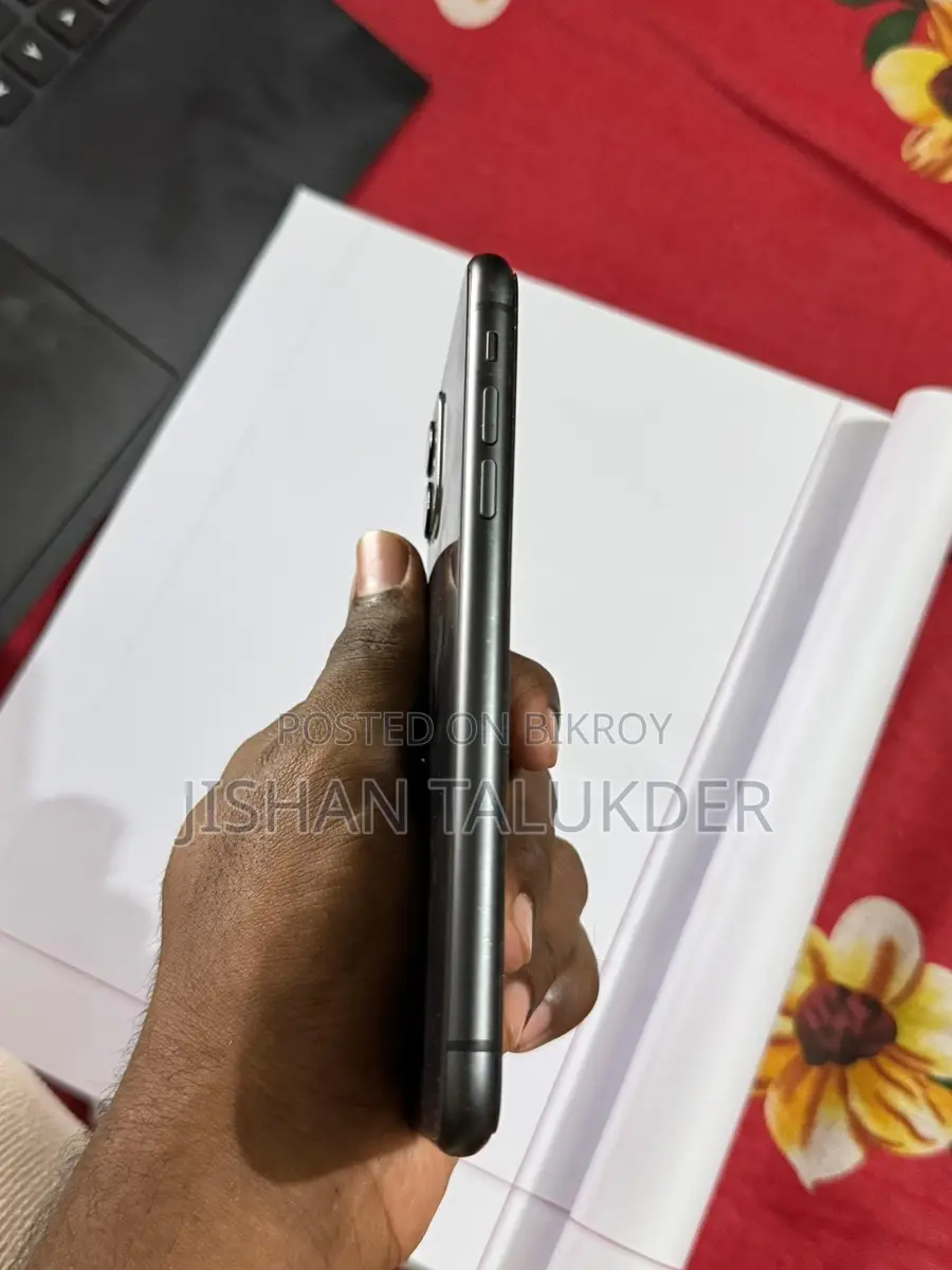 Apple iPhone 11 (Used)