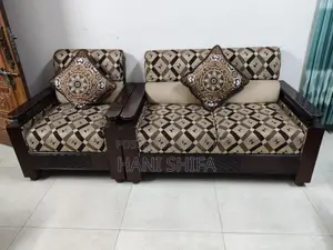 ৫ আসনের সোফা সেট।