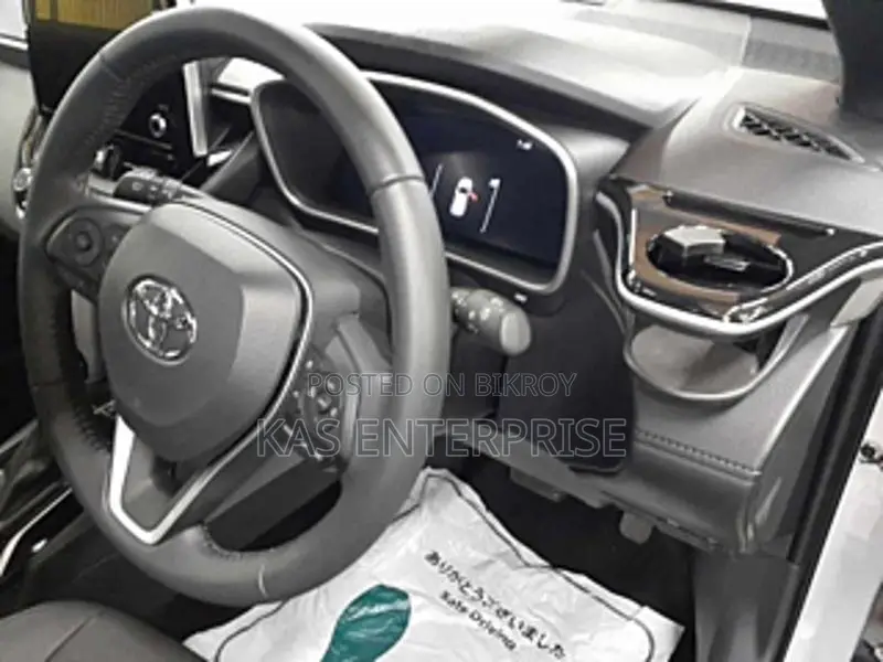 Toyota Corolla Cross Z LEATHER PEARL 6HYB 2024