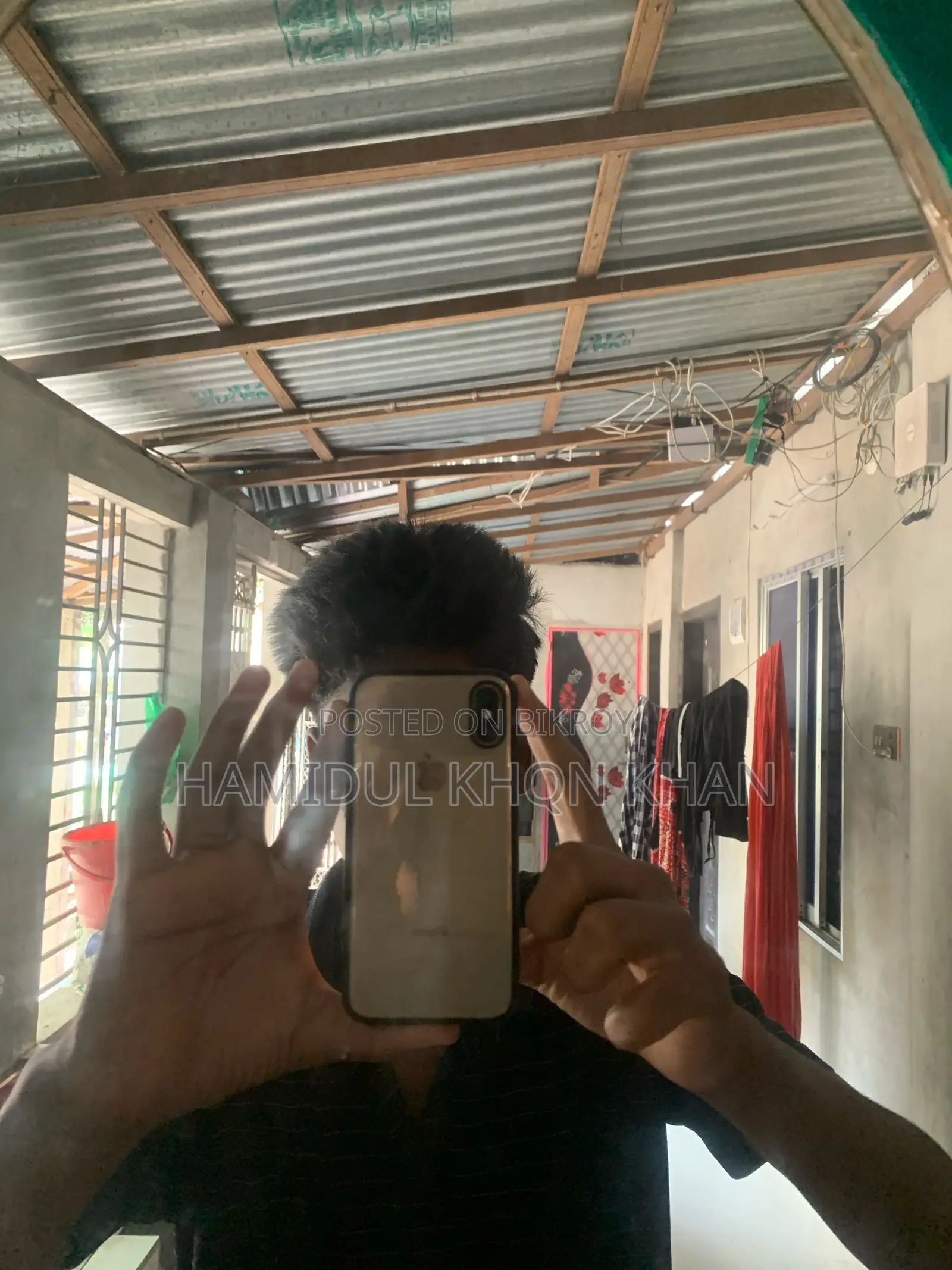 Apple iPhone XS . (Used)