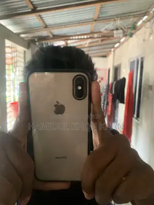 Apple iPhone XS . (Used)