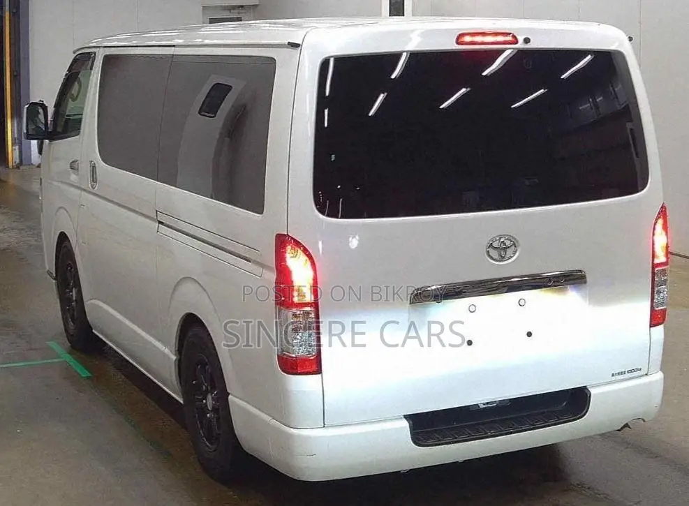 Toyota Hiace SUPER GL LED 2DR PWR 2022