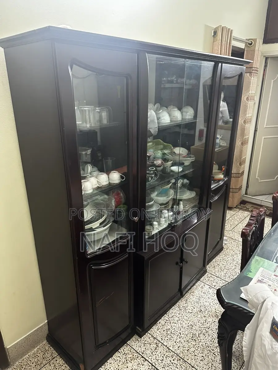 Large Walnut coloured showcase for sell