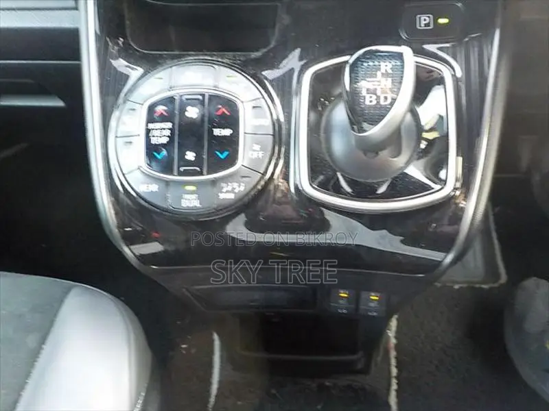 Toyota Esquire GI Premium Package- 2020