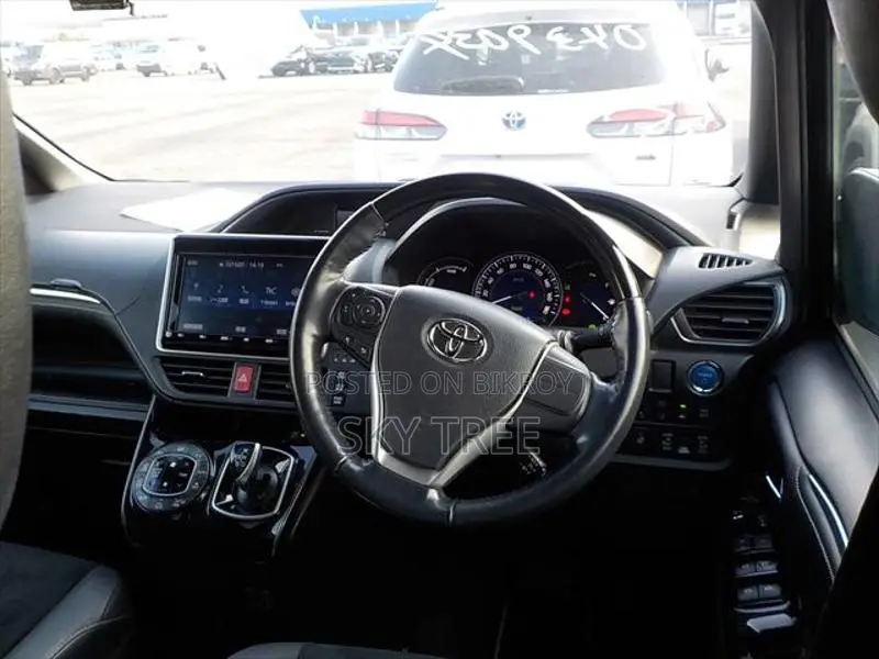 Toyota Esquire GI Premium Package- 2020