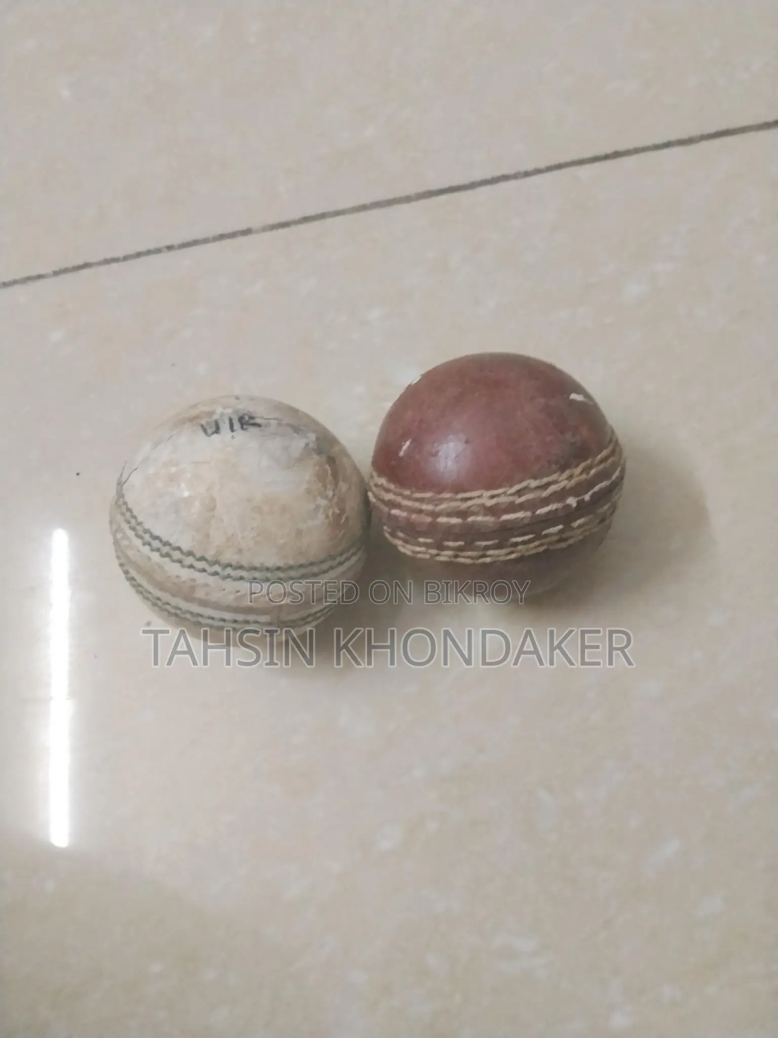 ফিক্সড প্রাইজে দুইটি ক্রিকেট বল বিক্রয় করা হবে