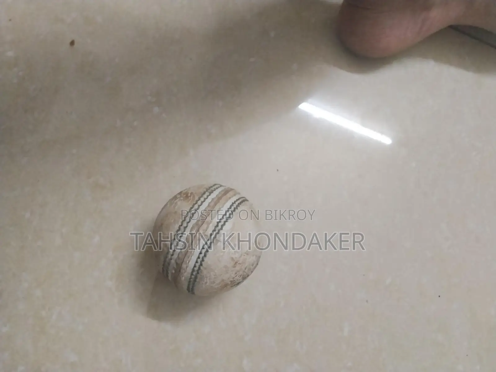 ফিক্সড প্রাইজে দুইটি ক্রিকেট বল বিক্রয় করা হবে