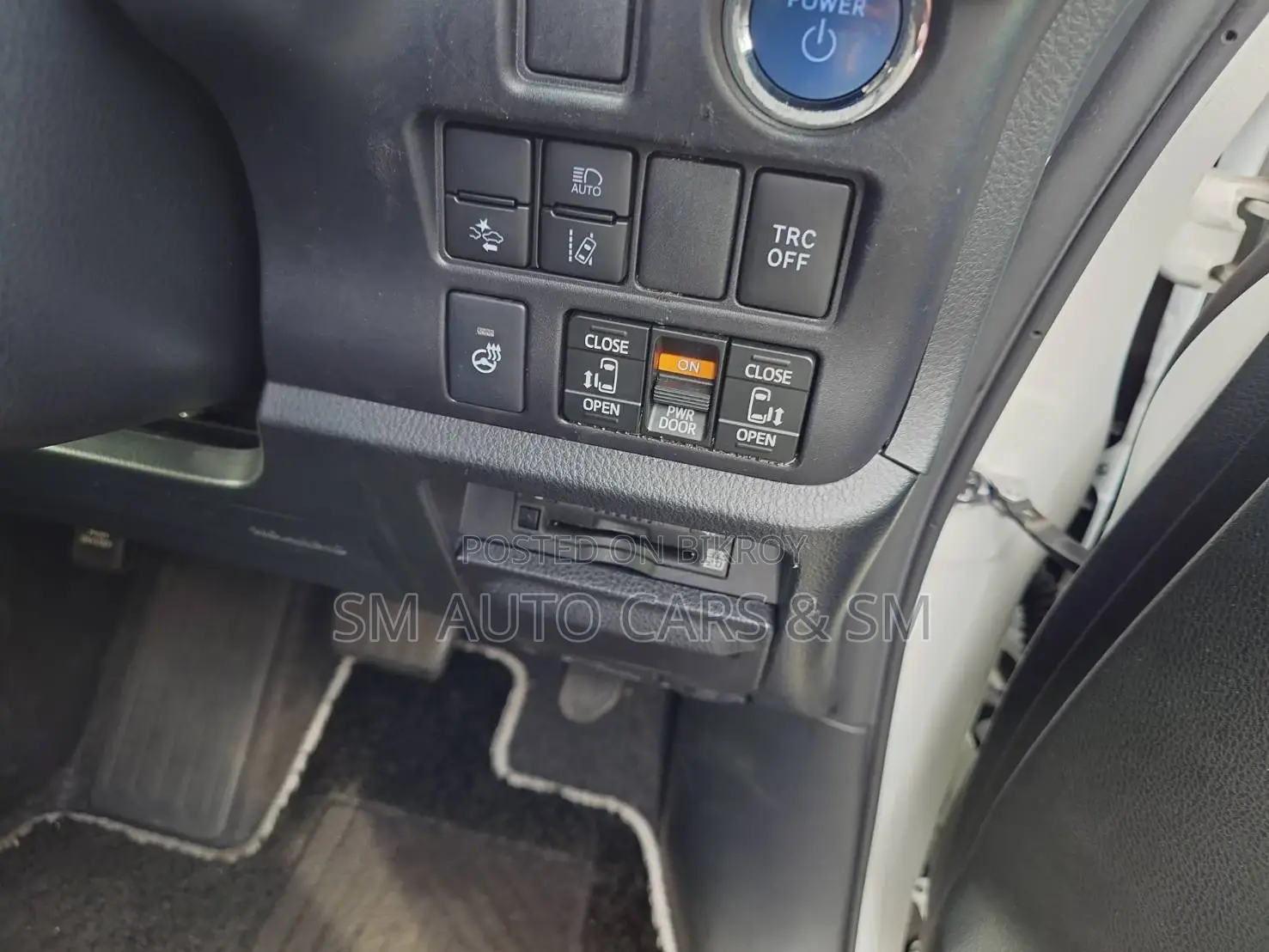 Toyota Esquire Hybrid Gi Premium 2021