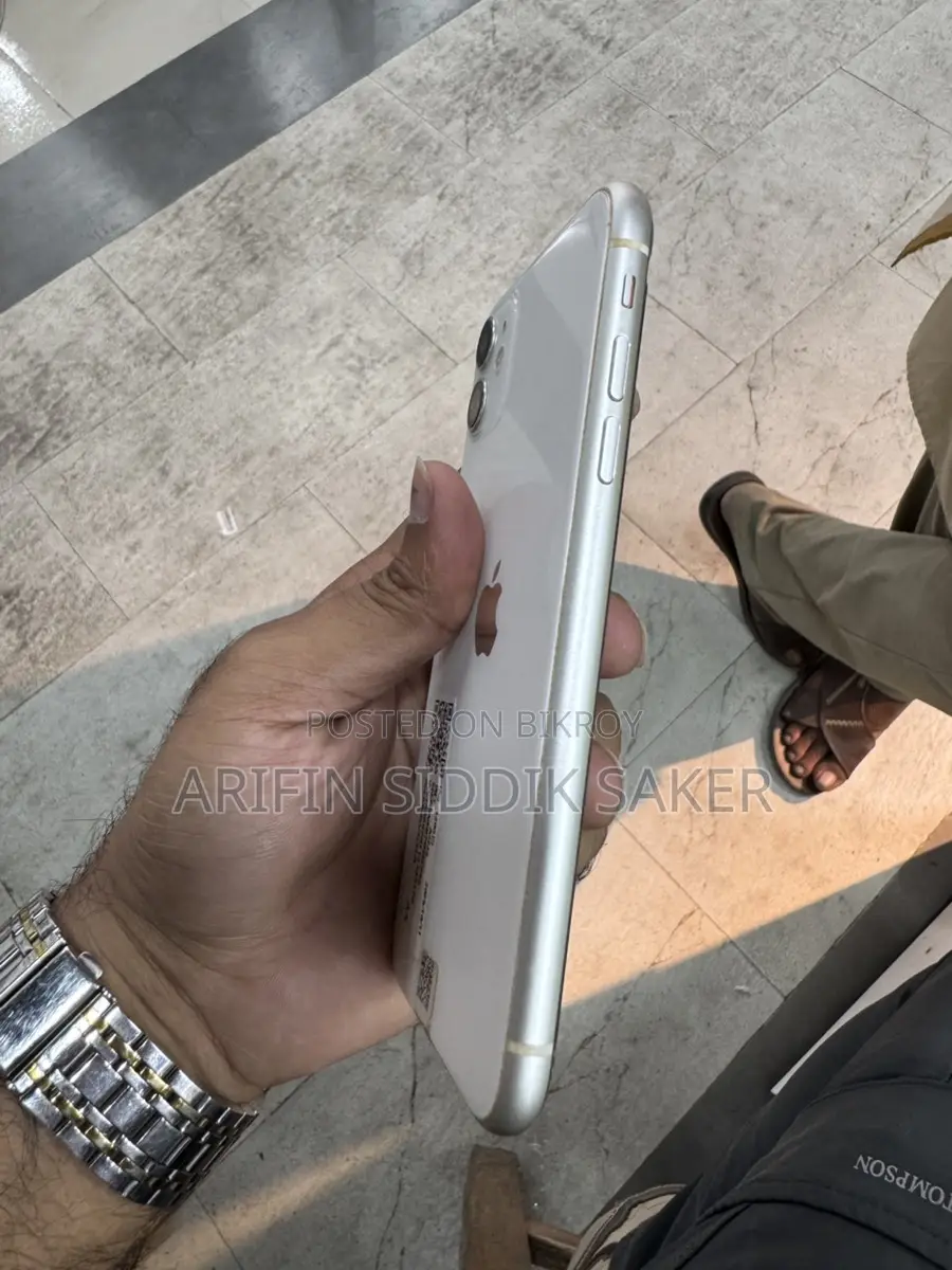 Apple iPhone 11 128GB (Used)
