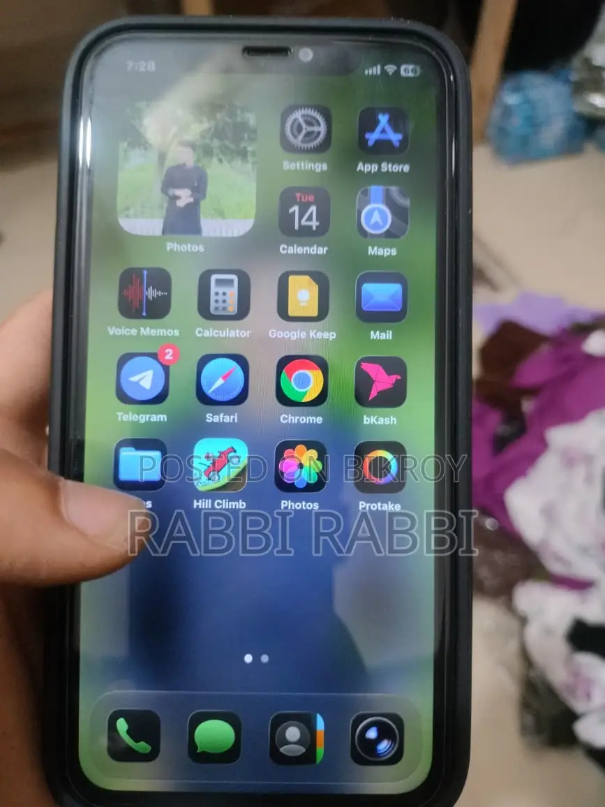 Apple iPhone 11 . (Used)