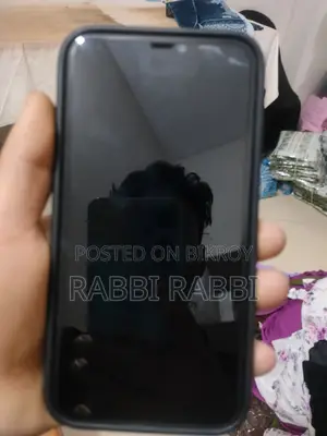 Apple iPhone 11 . (Used)