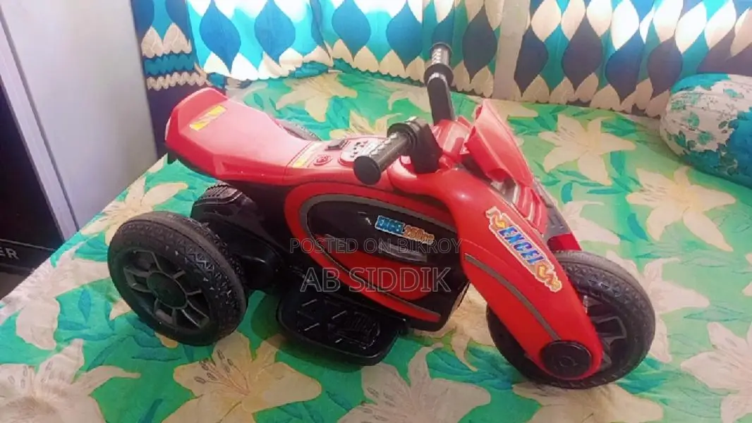 ইলেকট্রিক বেবি বাইক ব্যাটারিচালিত।