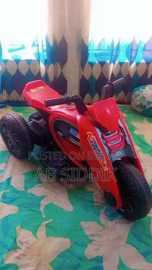 ইলেকট্রিক বেবি বাইক ব্যাটারিচালিত।