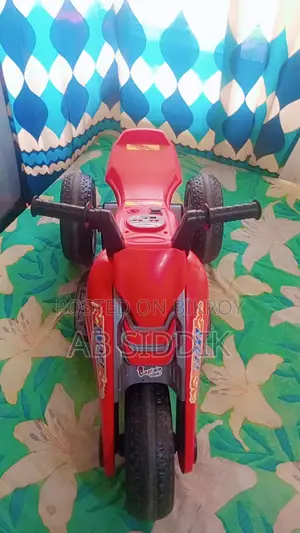 ইলেকট্রিক বেবি বাইক ব্যাটারিচালিত।